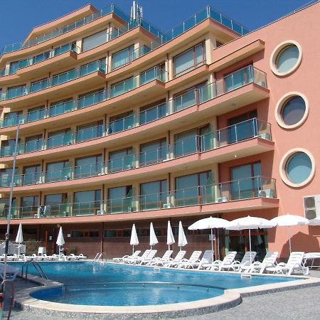Апартаменти Съни Бей Pantai Sunny Bagian luar foto