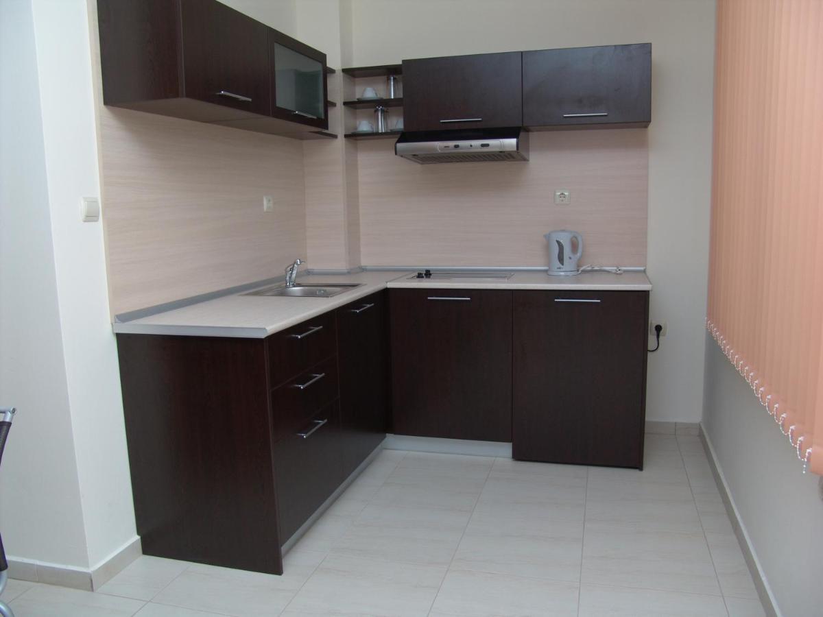 Апартаменти Съни Бей Pantai Sunny Bagian luar foto