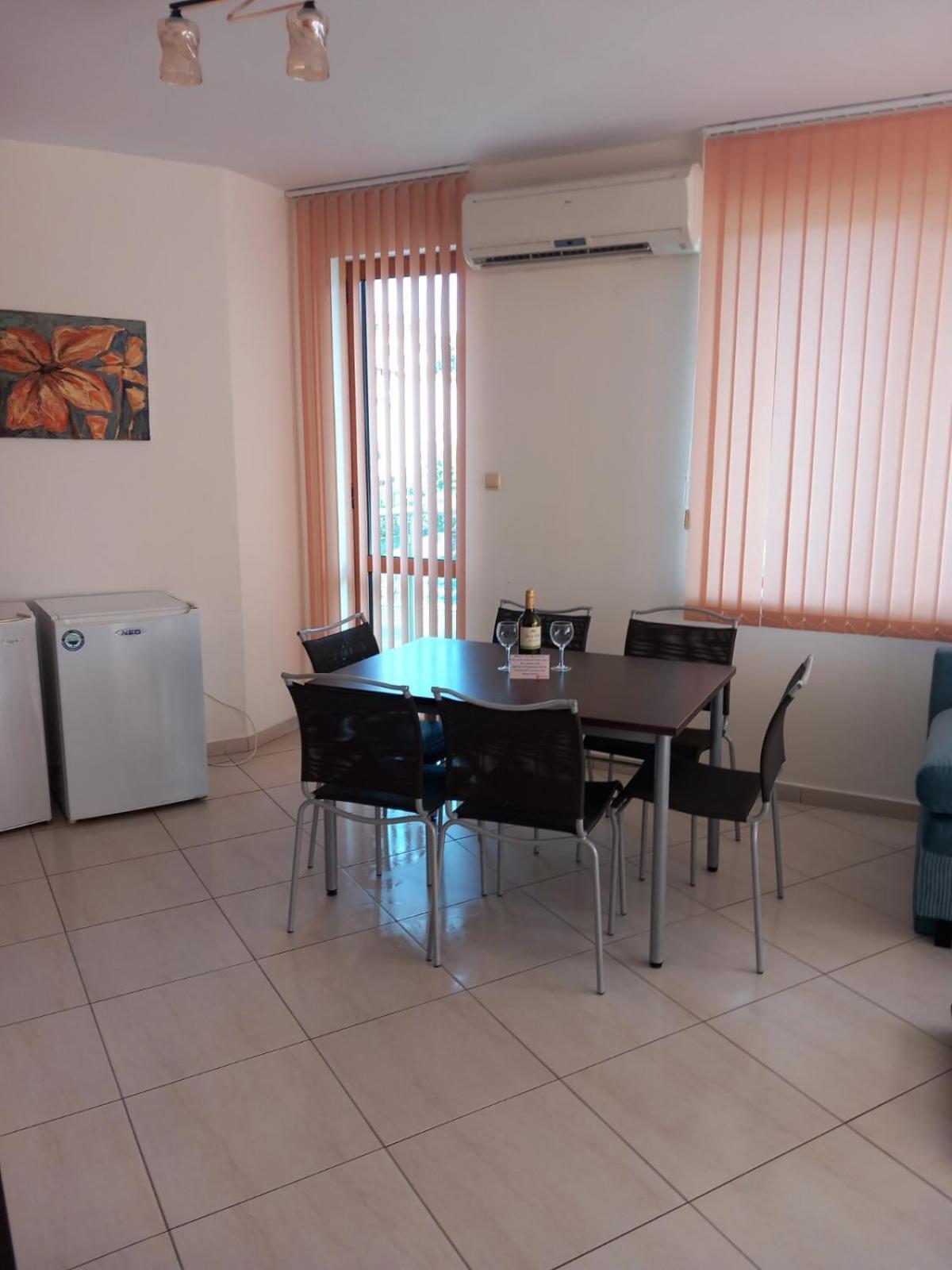 Апартаменти Съни Бей Pantai Sunny Bagian luar foto