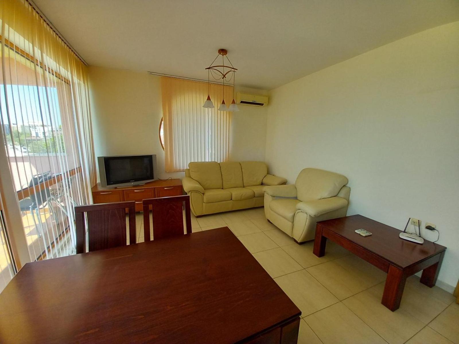 Апартаменти Съни Бей Pantai Sunny Bagian luar foto